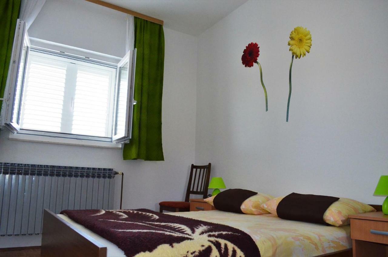 Apartman Rosa Pirovac Exterior foto
