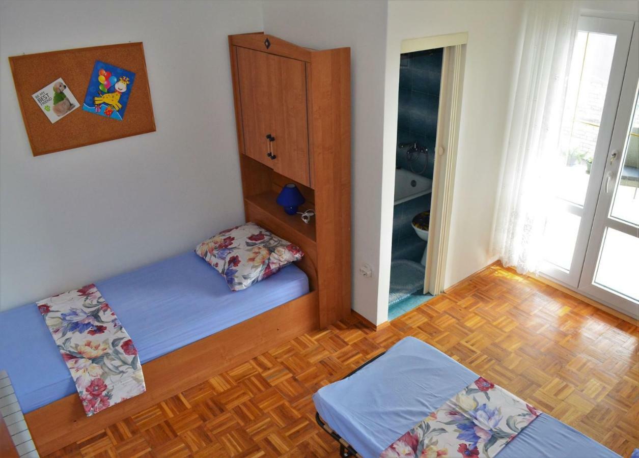 Apartman Rosa Pirovac Exterior foto